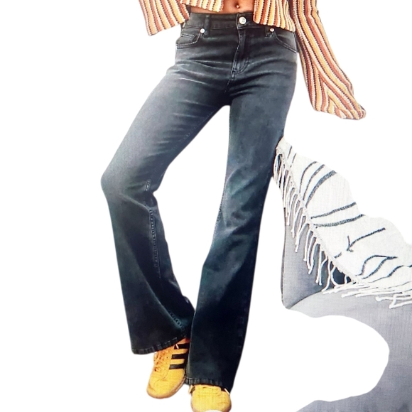 Urban Outfittets BDG | Women's Classic Blue Flared Women Jeans (Size 27) - Picture 15 of 15